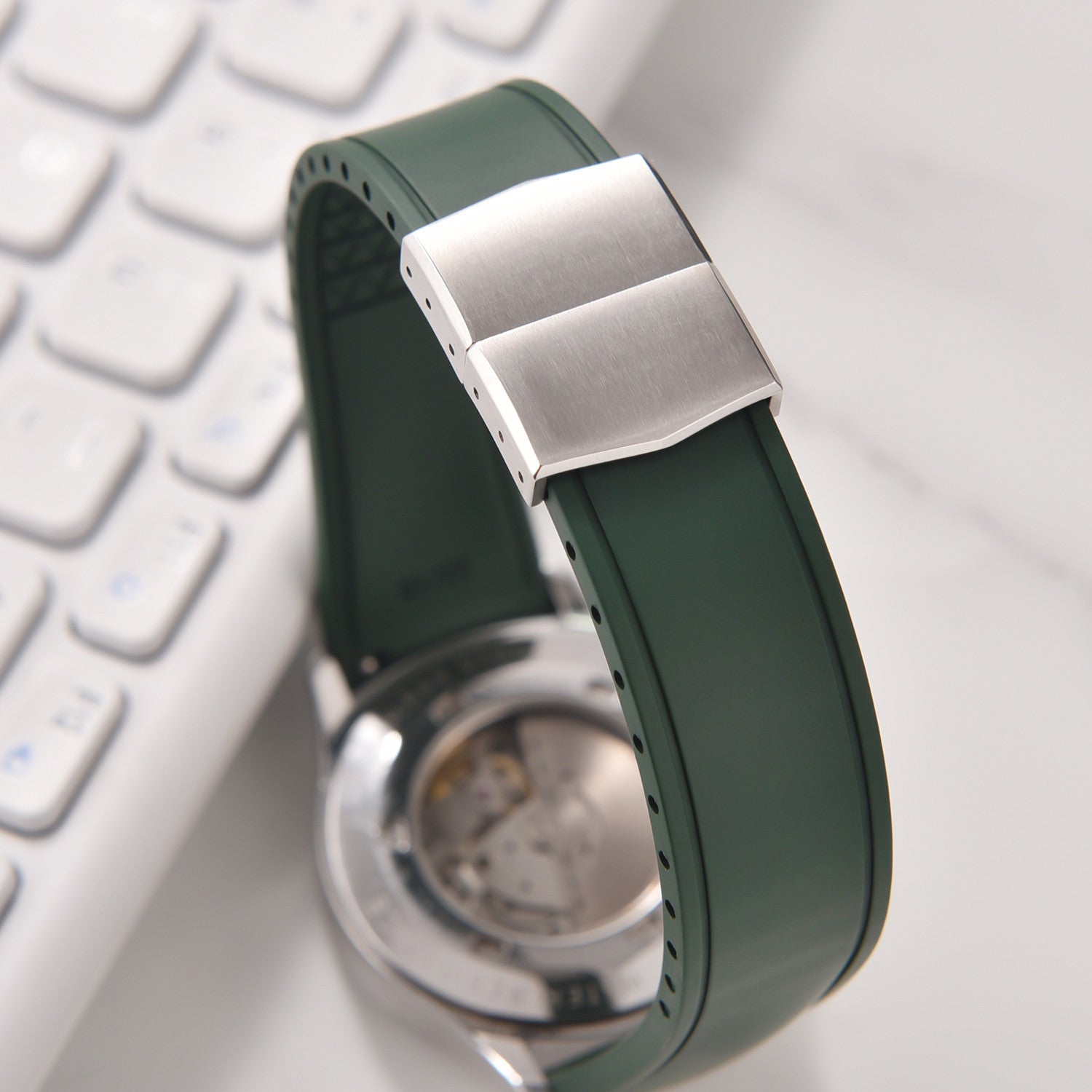 KronoKeeper curved adjustable Rubber Strap with deployant clasp - Green